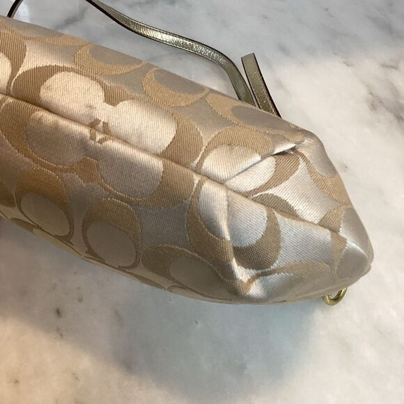 Coach Poppy Graffiti Signature Logo Crossbody Bag HTF - Picture 8 of 13